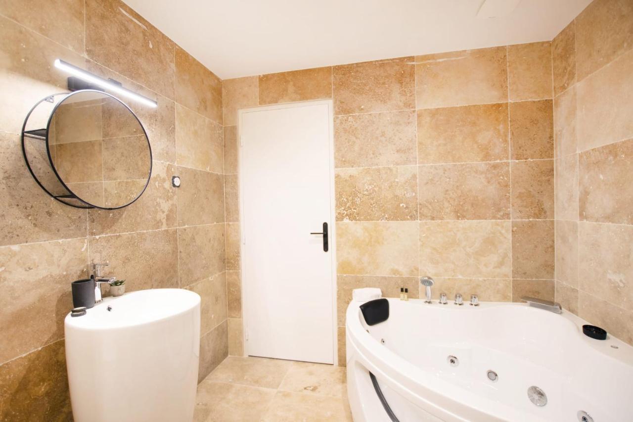 Guestready - Studio With Jacuzzi In The 10 Th Διαμέρισμα Παρίσι Εξωτερικό φωτογραφία