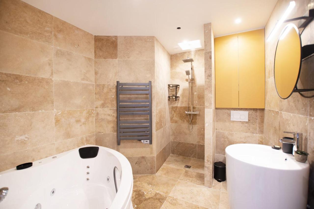 Guestready - Studio With Jacuzzi In The 10 Th Διαμέρισμα Παρίσι Εξωτερικό φωτογραφία