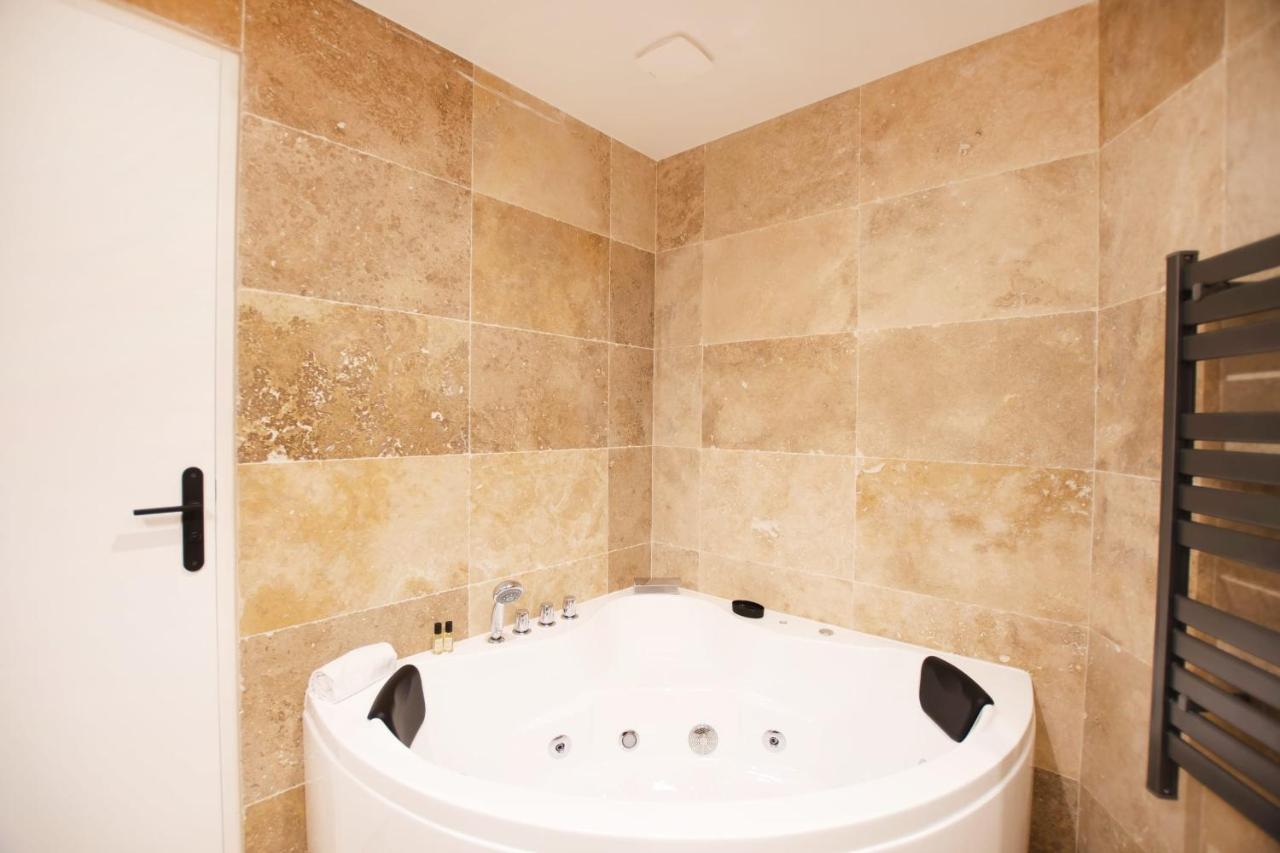 Guestready - Studio With Jacuzzi In The 10 Th Διαμέρισμα Παρίσι Εξωτερικό φωτογραφία